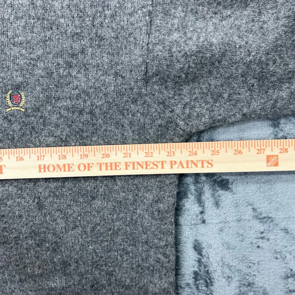 VTG Tommy Hilfiger 100% Shetland Wool V‎ Neck Sweater Men’s XL Grey Crest